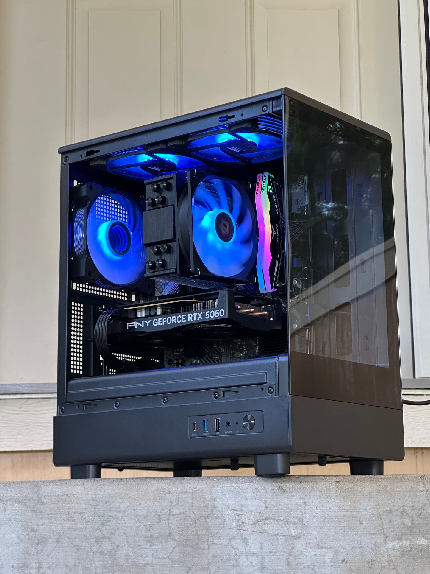 Gaming pc / rtx 5060 / Ryzen 5 8400F / 32GB 5600MHz / 1TB nvme ssd / Windows 11 Pro