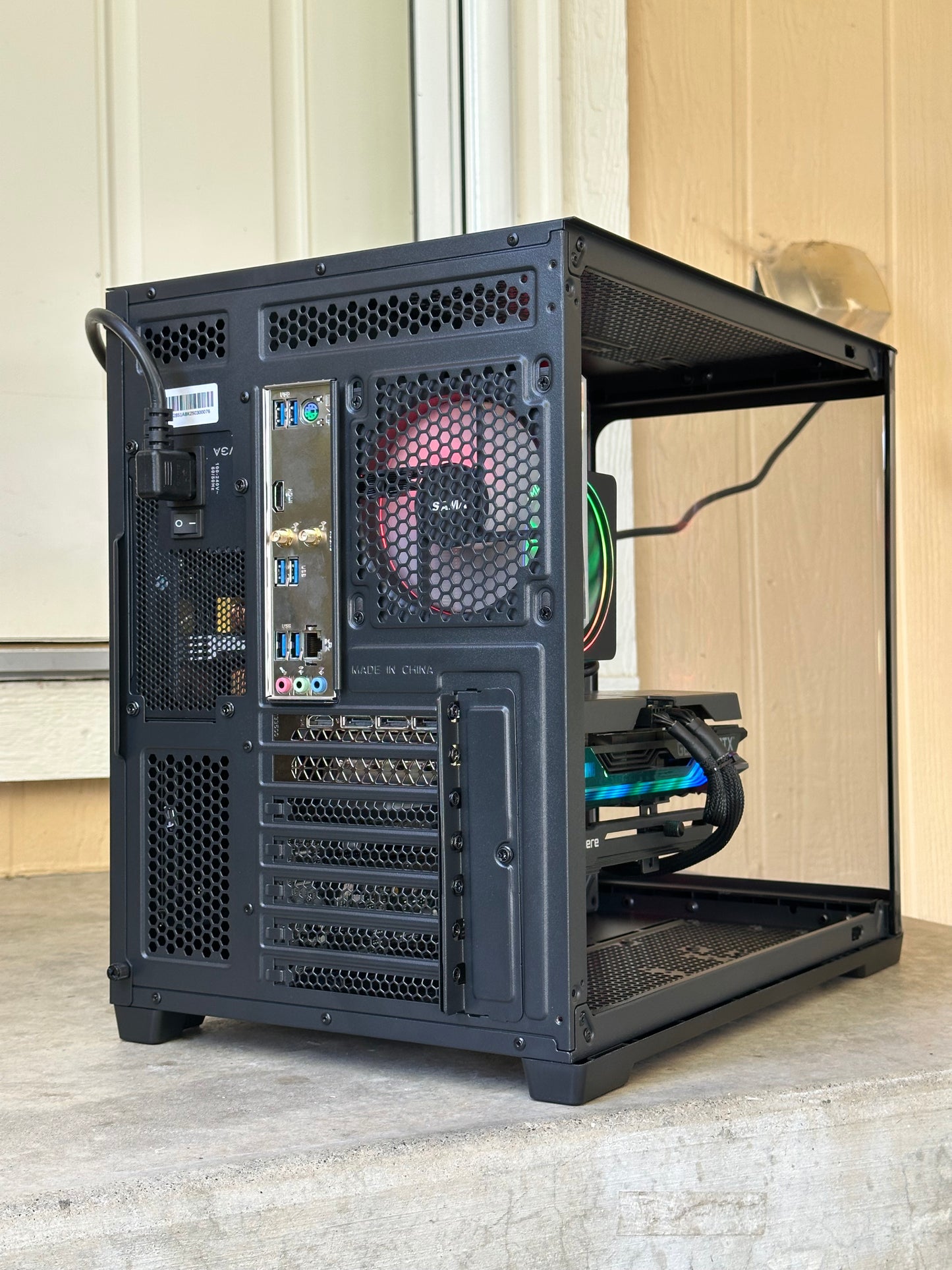 RTX 3080 Ti / Ryzen 9 5900x / 32GB 3200MHz / 1TB nvme ssd / windows 11
