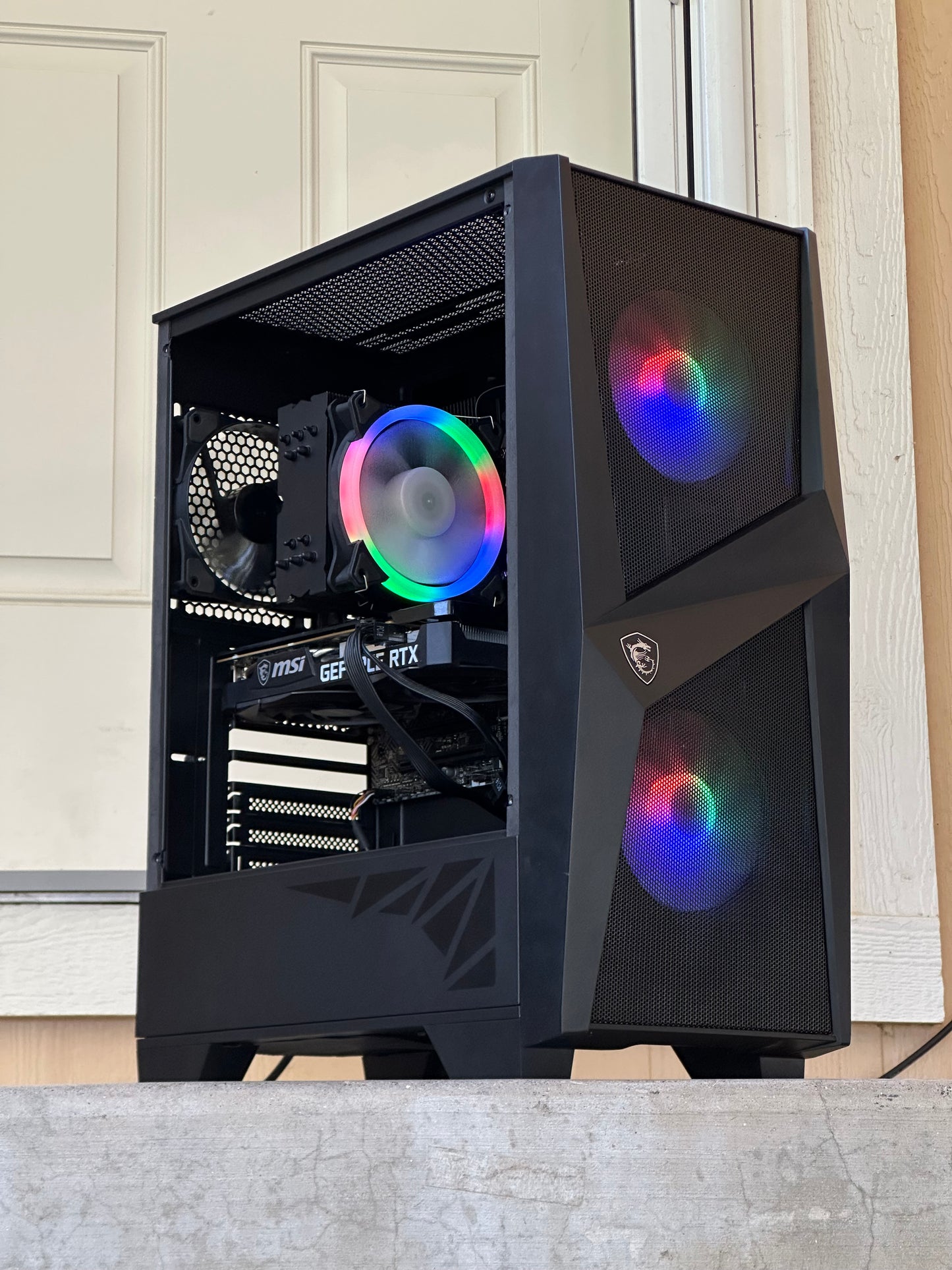 Gaming pc / RTX 3060 / i7-12700F / 32GB 3200MHz Ram / 3TB Storage / windows 11