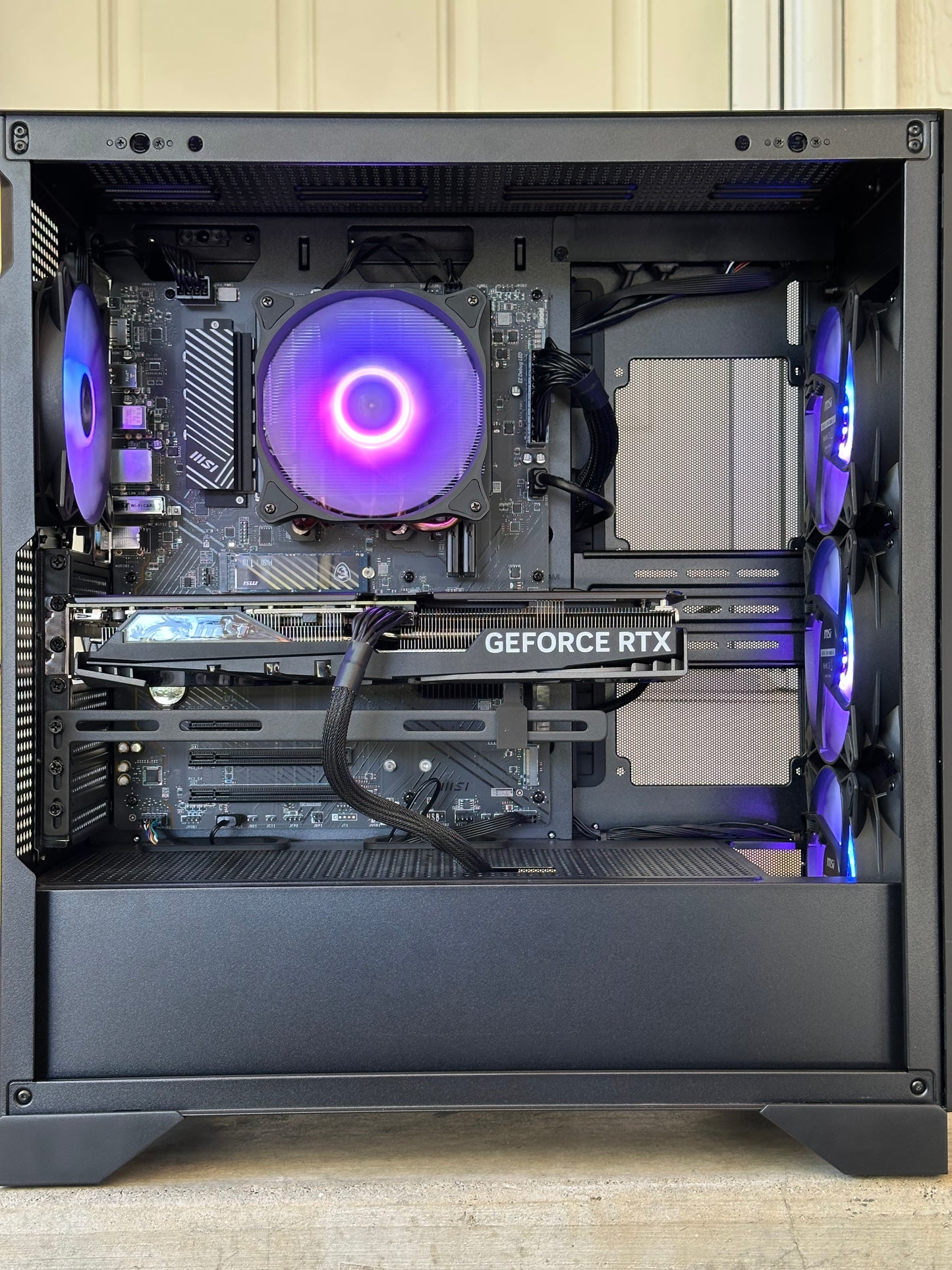 GeForce RTX 4070 Super / Ryzen 7 7700 / 16GB 5600MHz Ram / 1TB nvme ssd / windows 11