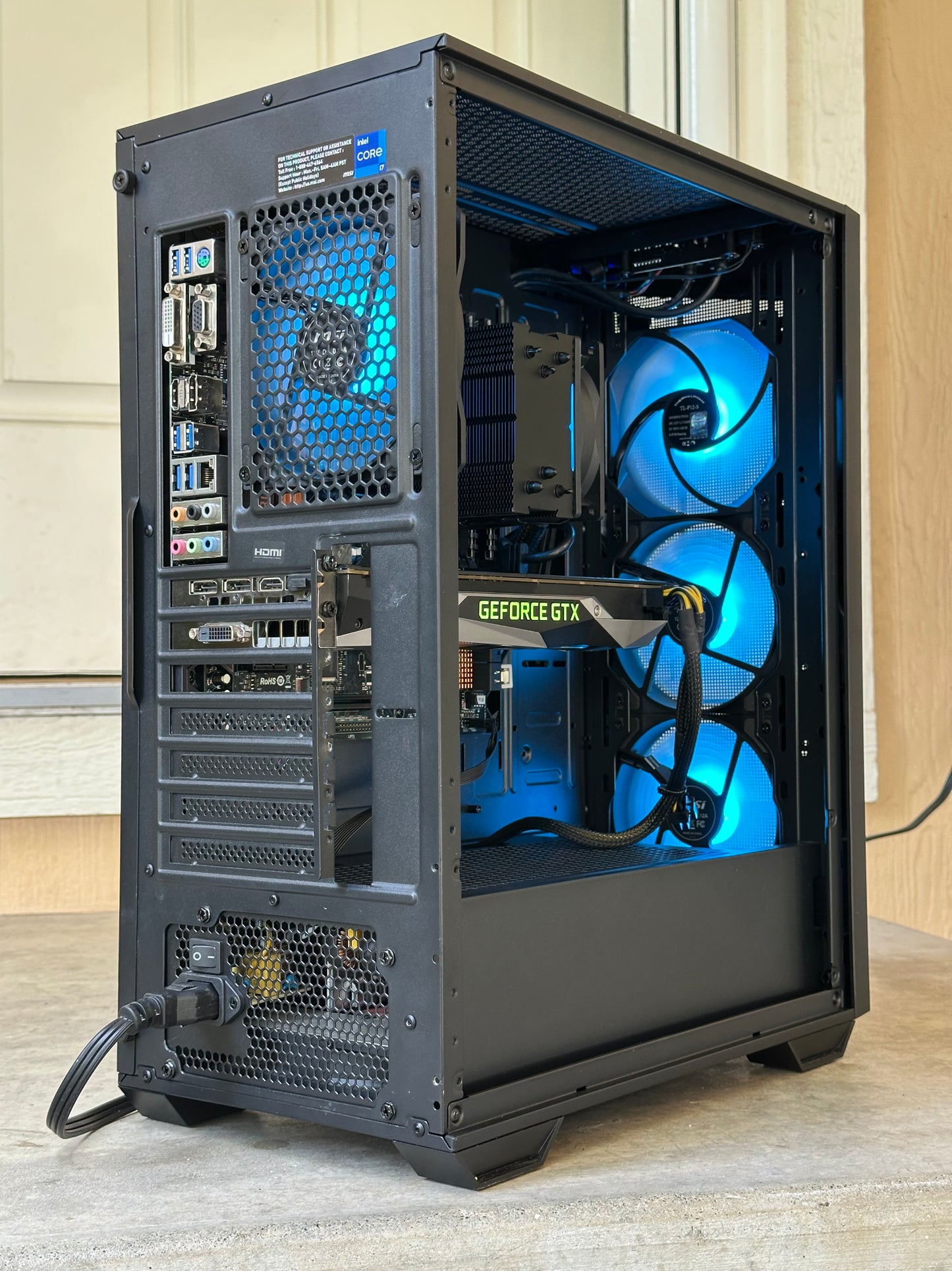Gaming pc / Gtx 1070 / i7-6700 / 16GB 3600Mhz / 512GB SSD / 600w psu