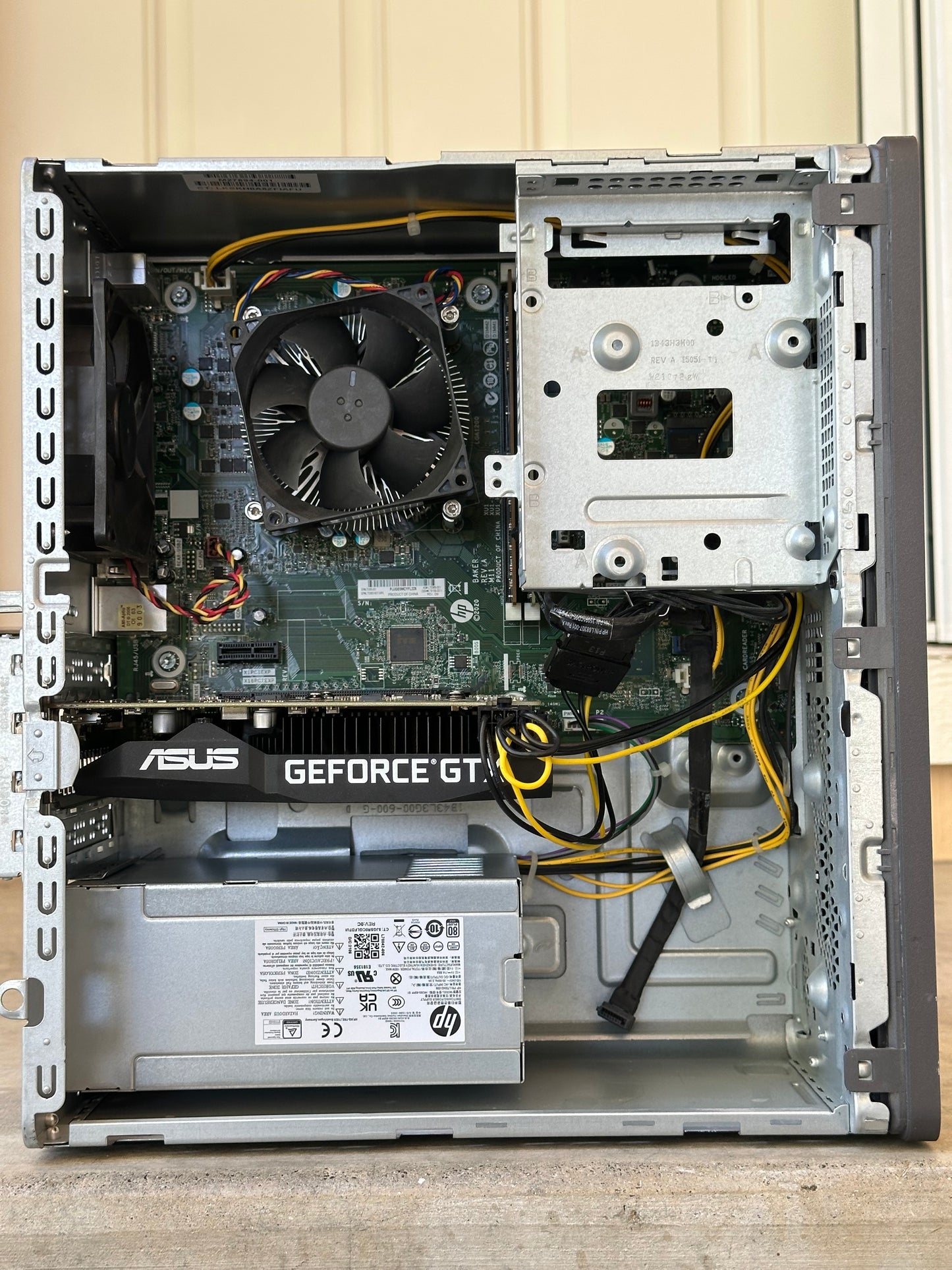 Gaming pc / GTX 1660 / i5-10400 / 12GB DDR4 Ram / 1tb nvme ssd / Windows 11