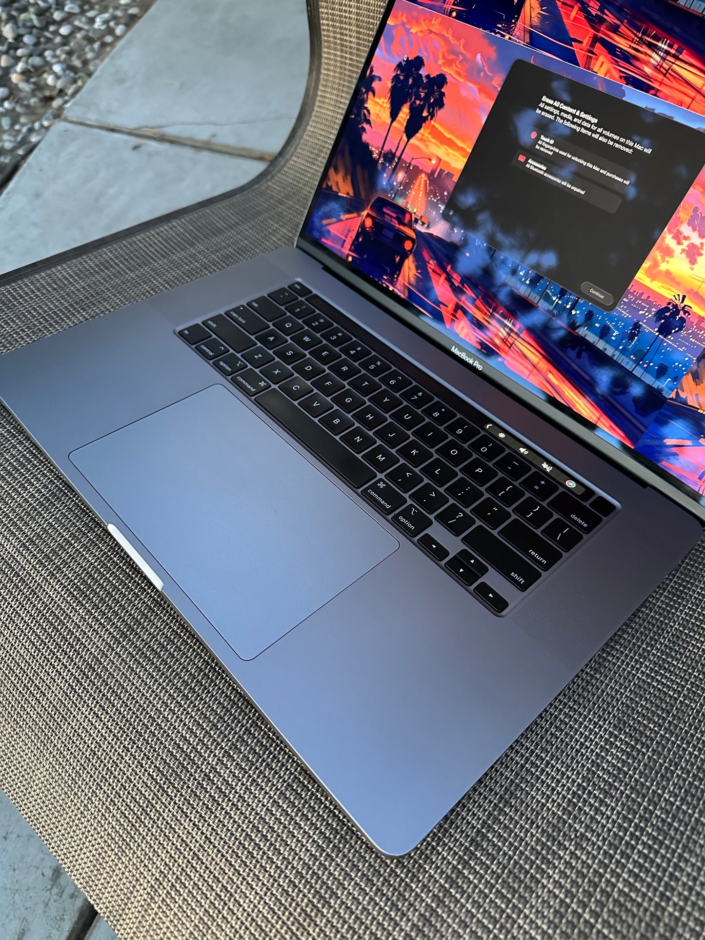 Apple MacBook Pro 16 inch 2019 i7 6 - Core 16GB RAM 512GB Storage
