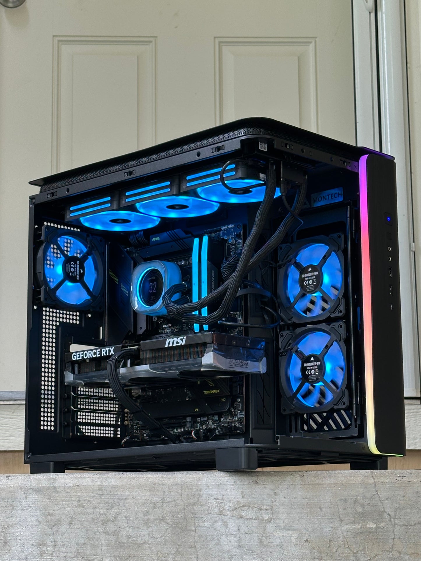 Gaming pc / Nvidia GeForce RTX 5070 / i7-14700K / 32GB 6400MHz CL36 Corsair / Windows 11 Pro
