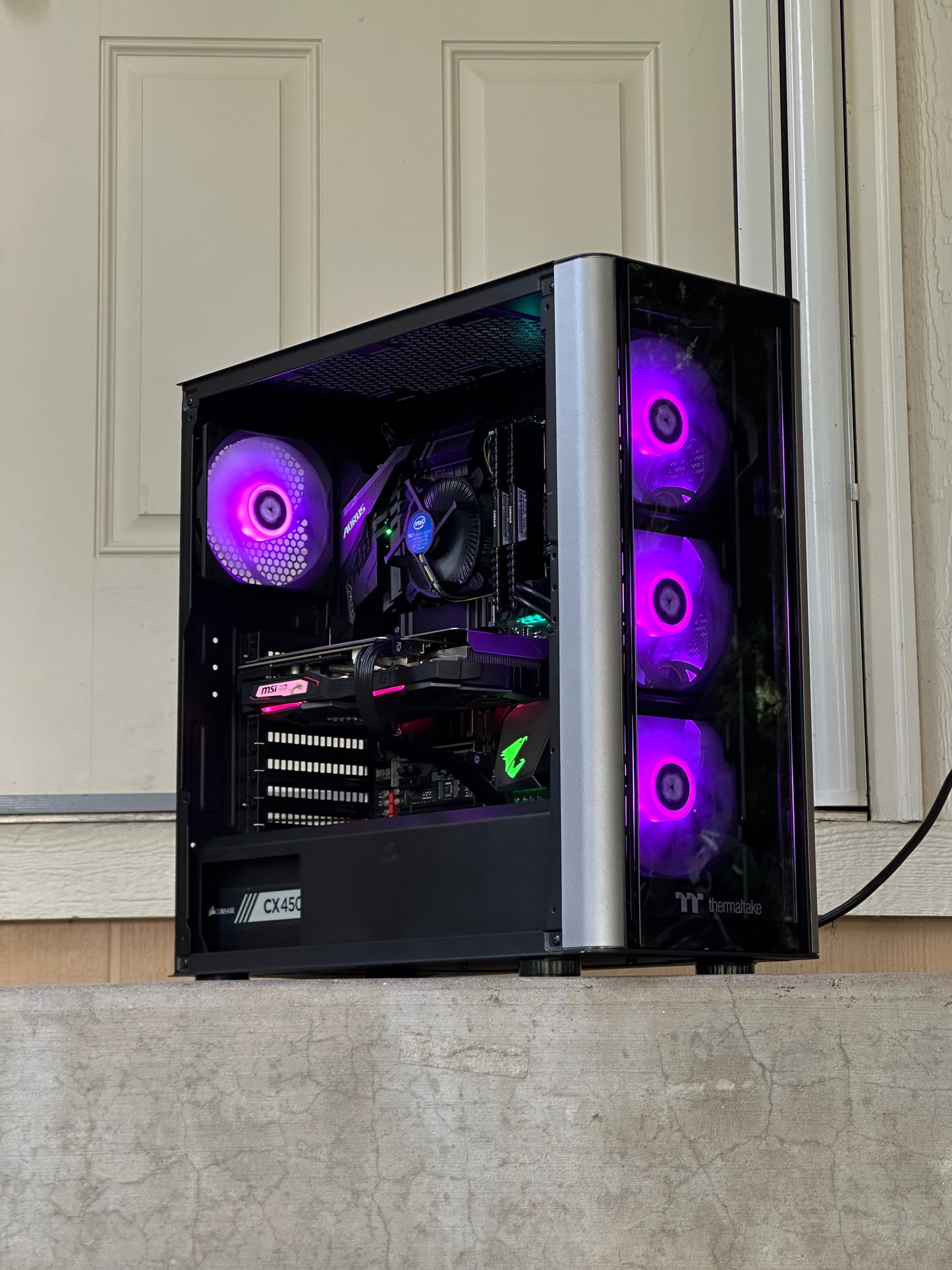 Gaming pc / GTX 1660 Ti / i5-8400 / 16GB Corsair Ram / CX450M Corsair psu / 512GB SSD / Windows 11 P