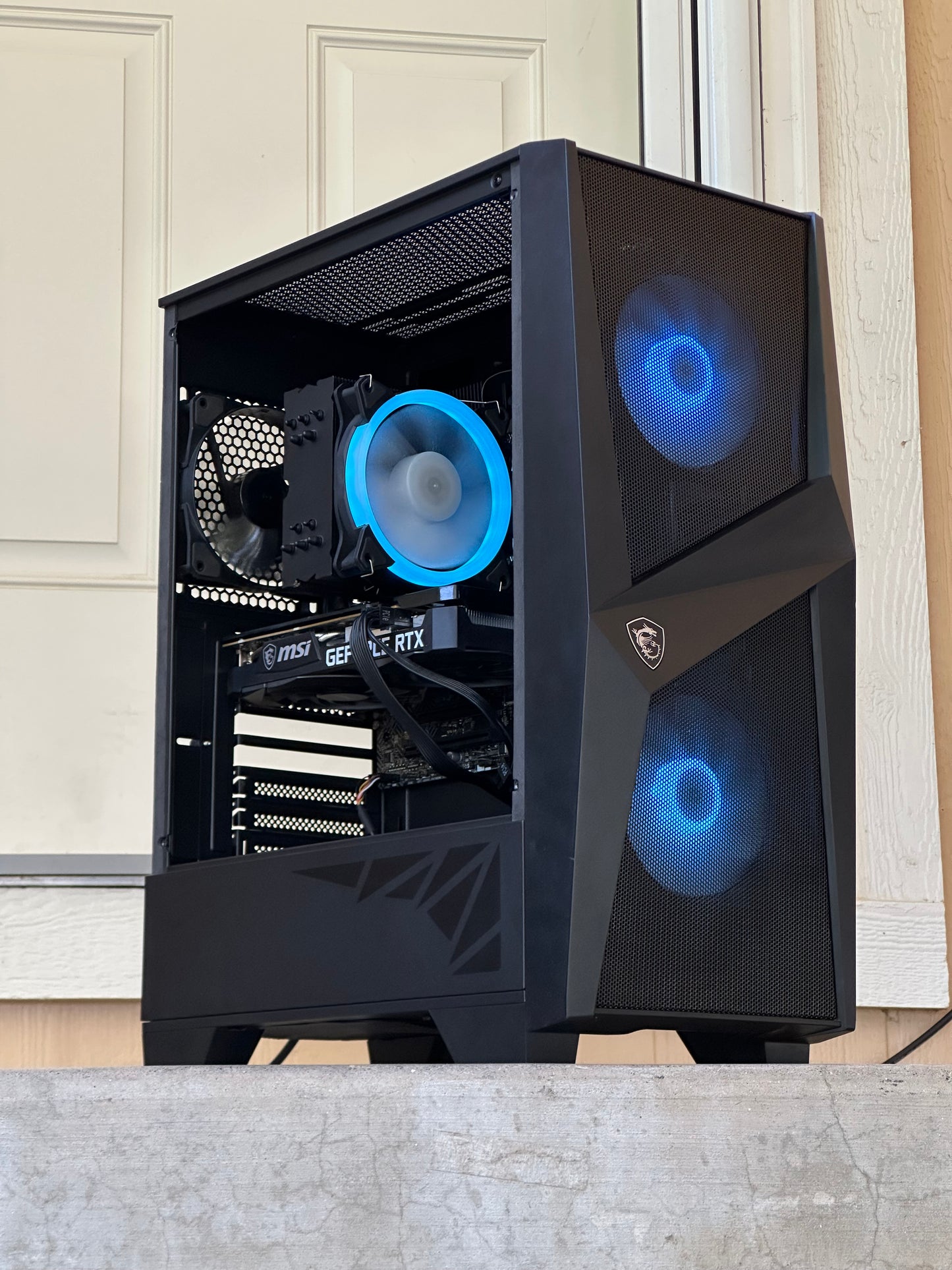 Gaming pc / RTX 3060 / i7-12700F / 32GB 3200MHz Ram / 3TB Storage / windows 11