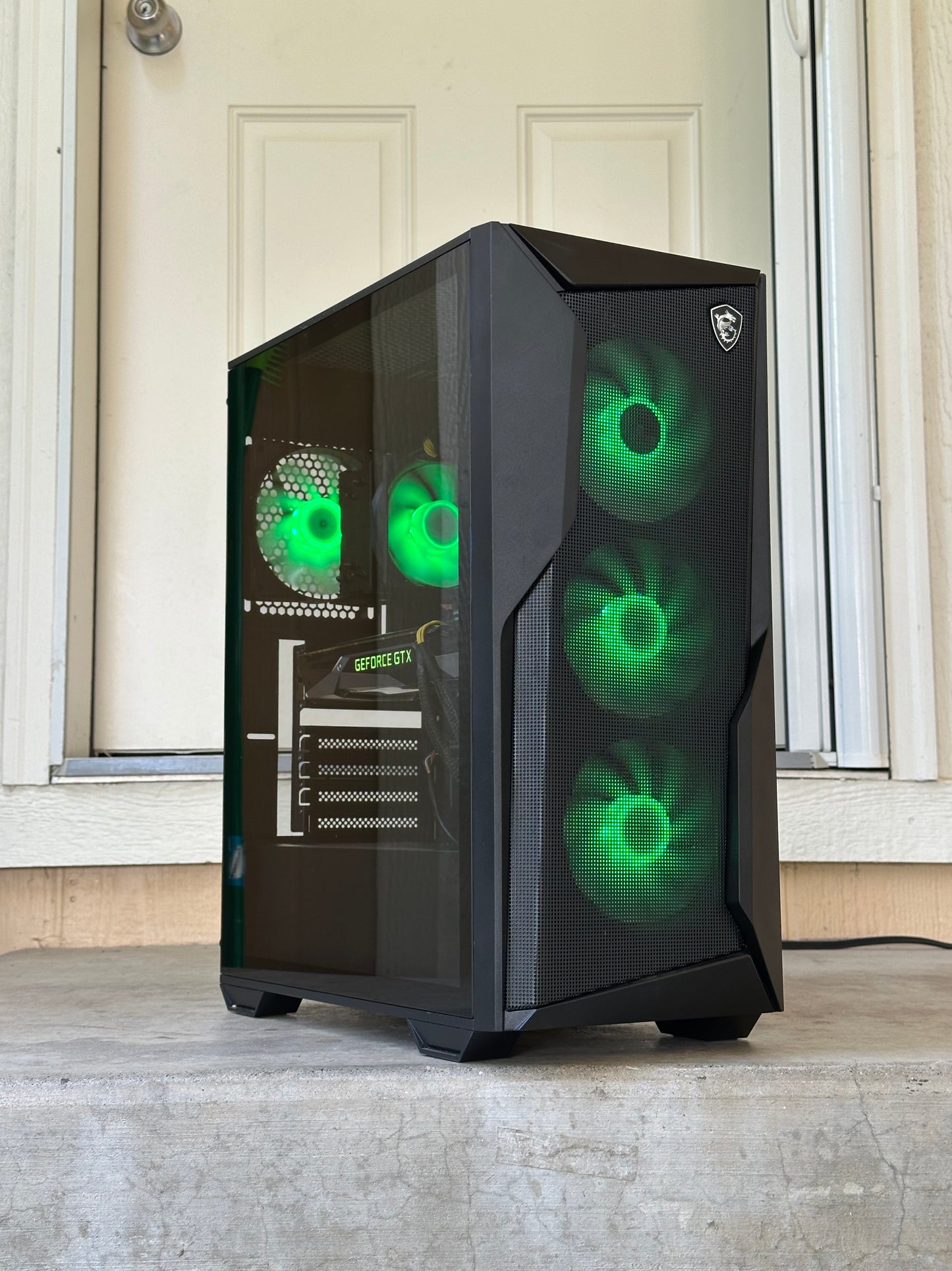 Gaming pc / Gtx 1070 / i7-6700 / 16GB 3600Mhz / 512GB SSD / 600w psu
