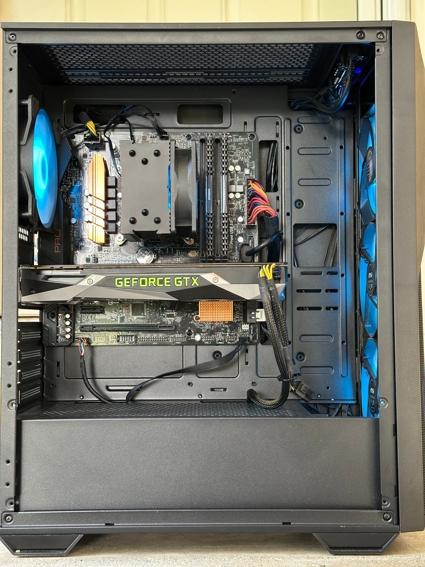 Gaming pc / Gtx 1070 / i7-6700 / 16GB 3600Mhz / 512GB SSD / 600w psu