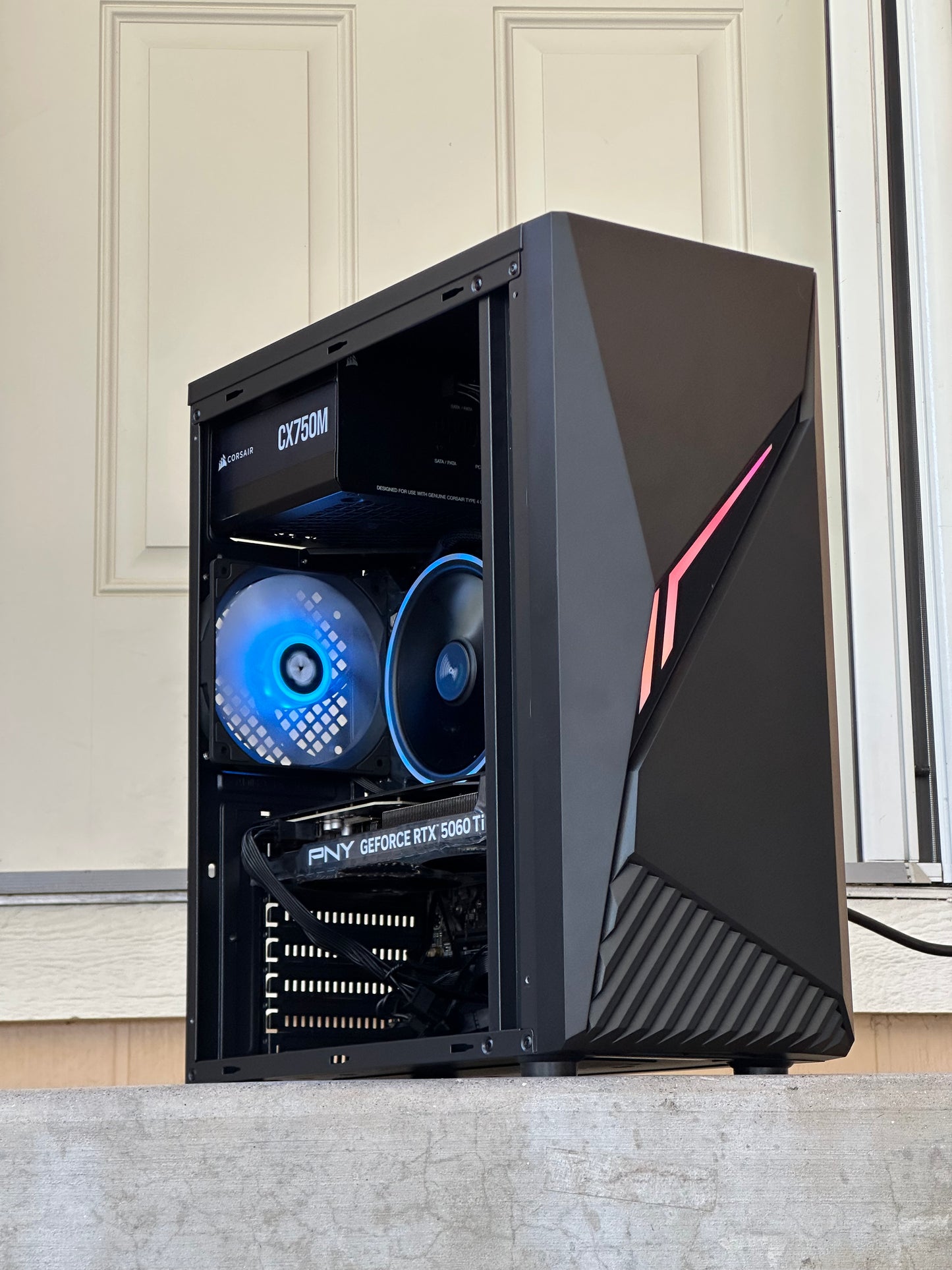 Gaming pc \ Rtx 5060 ti 8GB \ Ryzen 5 9600x \ 32GB 6000MHz \ 1TB ssd \ 750w Corsair \ windows 11 Pro