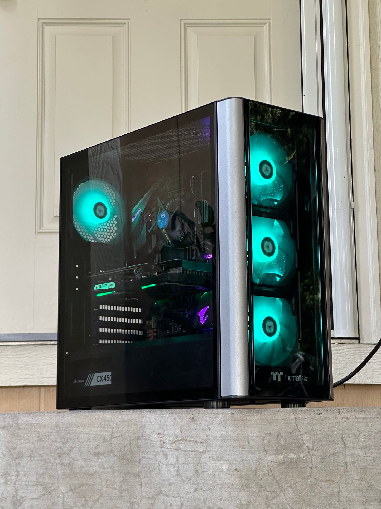Gaming pc / GTX 1660 Ti / i5-8400 / 16GB Corsair Ram / CX450M Corsair psu / 512GB SSD / Windows 11 P