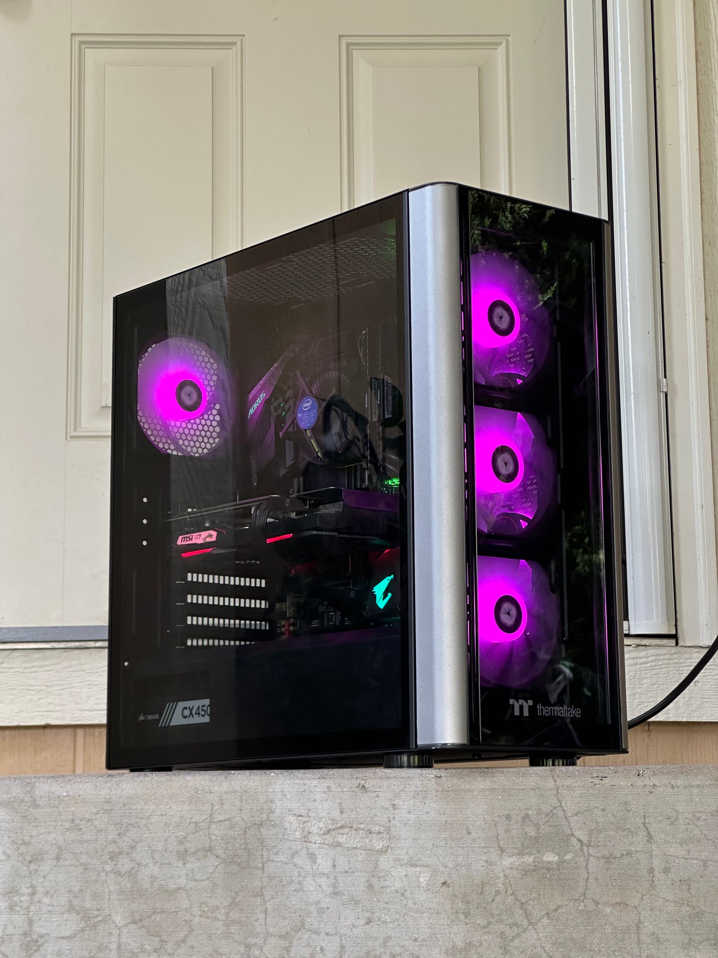 Gaming pc / GTX 1660 Ti / i5-8400 / 16GB Corsair Ram / CX450M Corsair psu / 512GB SSD / Windows 11 P