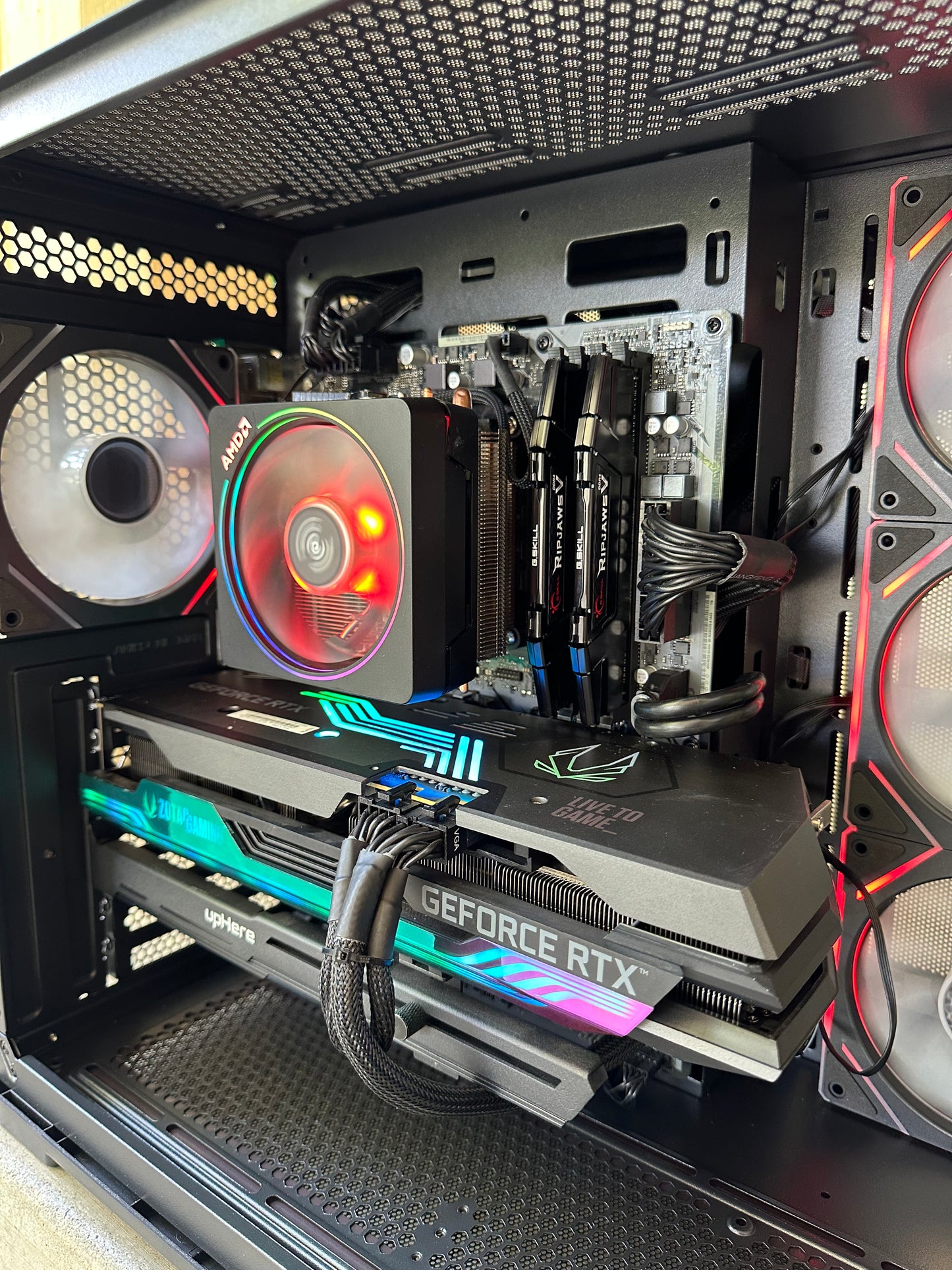 RTX 3080 Ti / Ryzen 9 5900x / 32GB 3200MHz / 1TB nvme ssd / windows 11