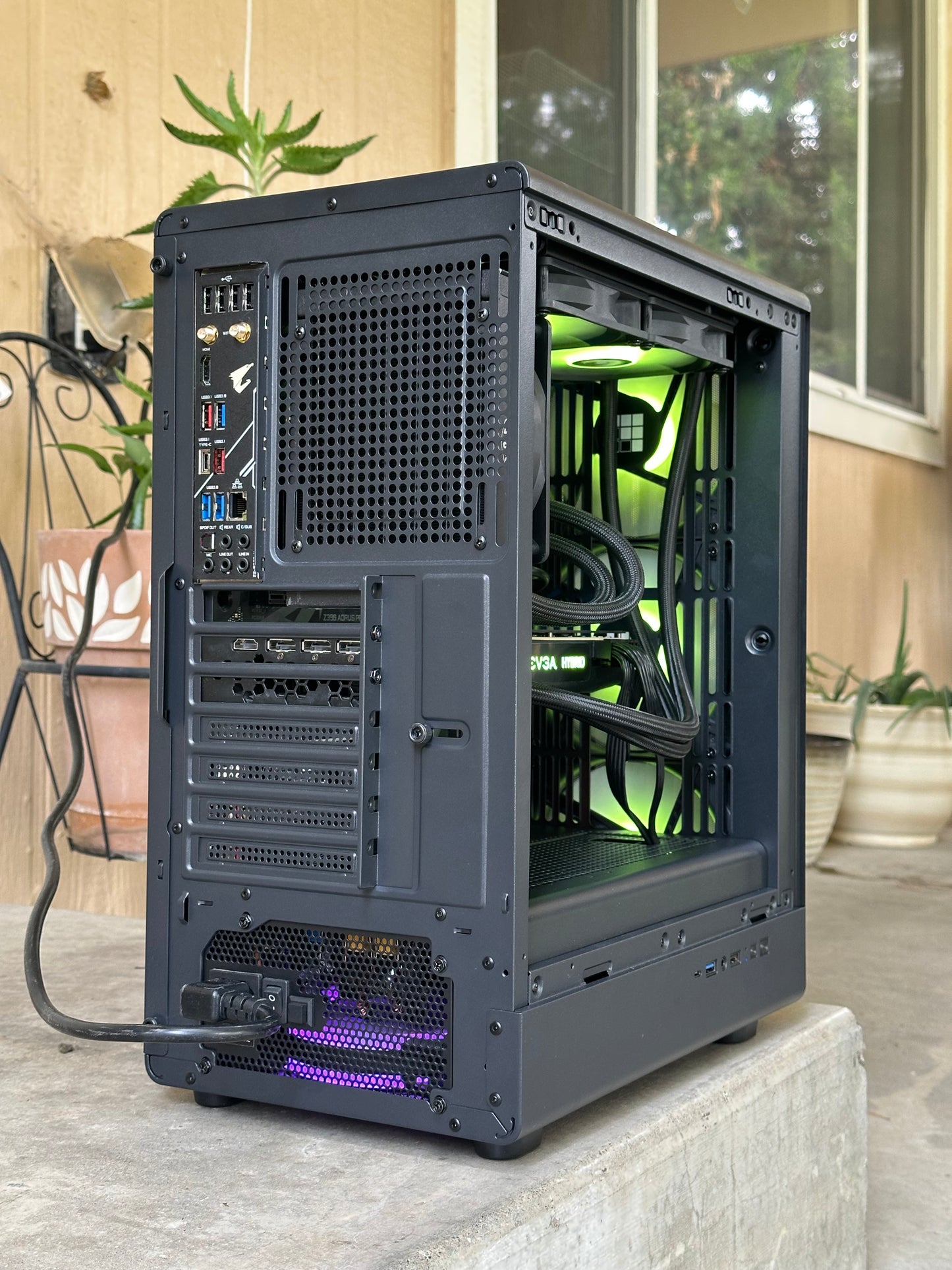 RTX 3080 / i7-9700k / 16GB DDR4 / 1500GB Storage / Windows 11 / liquid cooled system