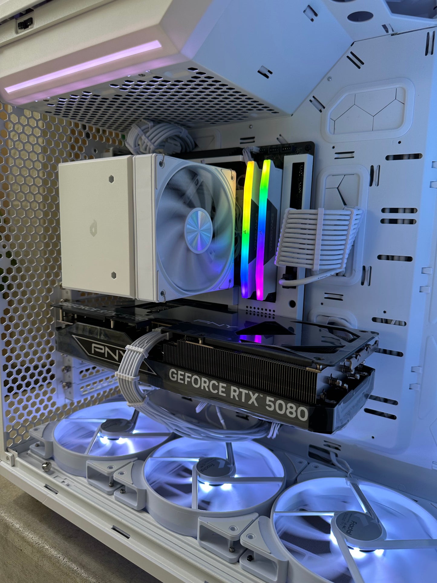 RTX 5080 / Ryzen 9 7900x / 32GB 6000MHz / 1TB Nvme ssd / Windows 11