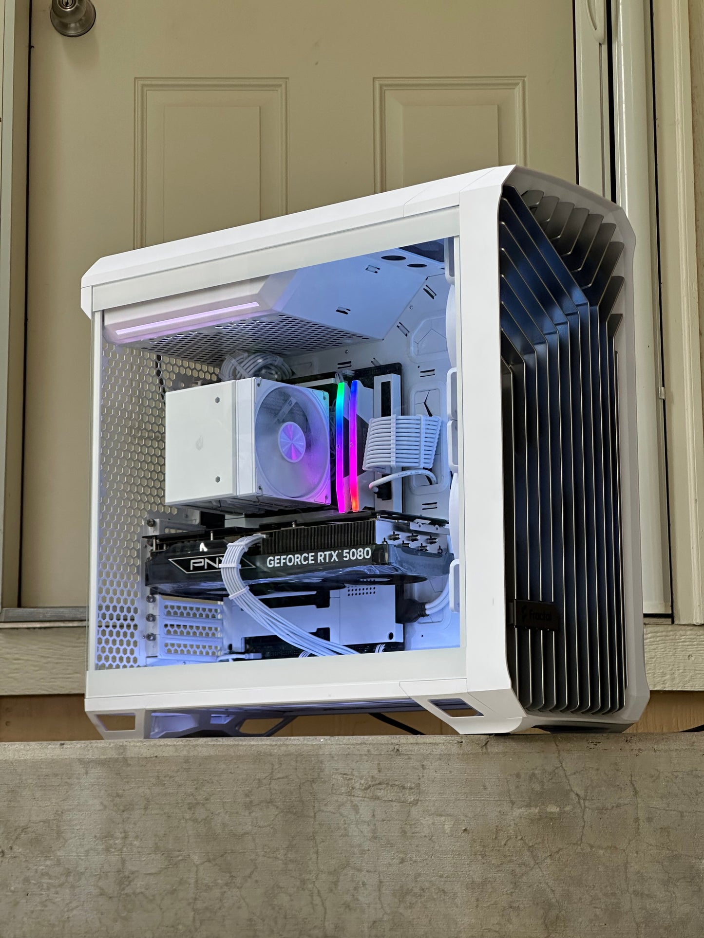 RTX 5080 / Ryzen 9 7900x / 32GB 6000MHz / 1TB Nvme ssd / Windows 11