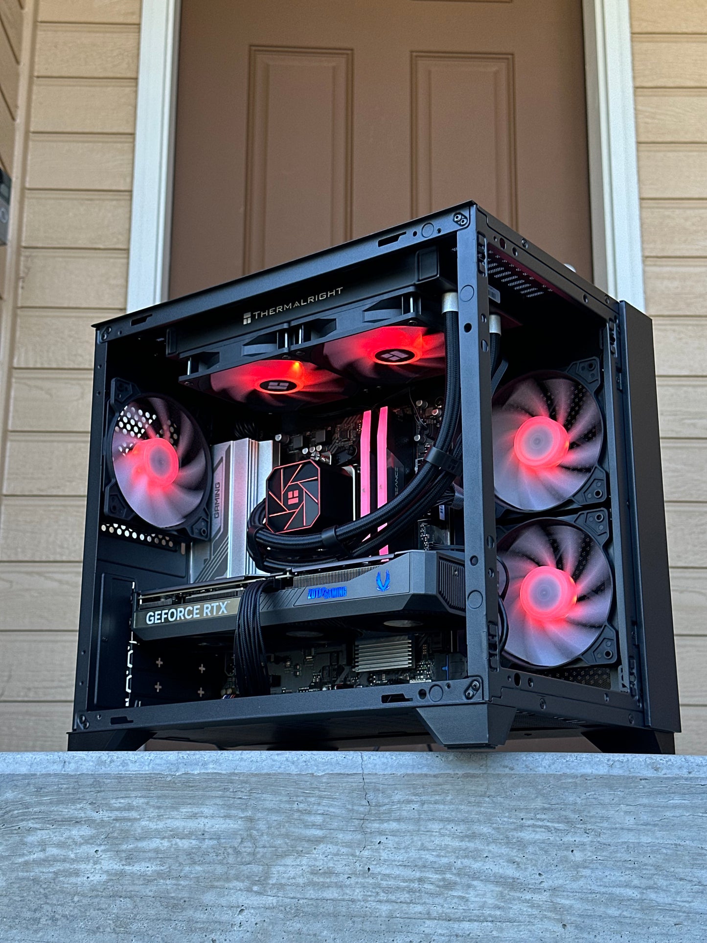 Rtx 5070 \ Ryzen 7 7700 \ 32GB Corsair DDR5 \ 1TB nvme ssd \ 850w Gold Psu \ Windows 11 Pro