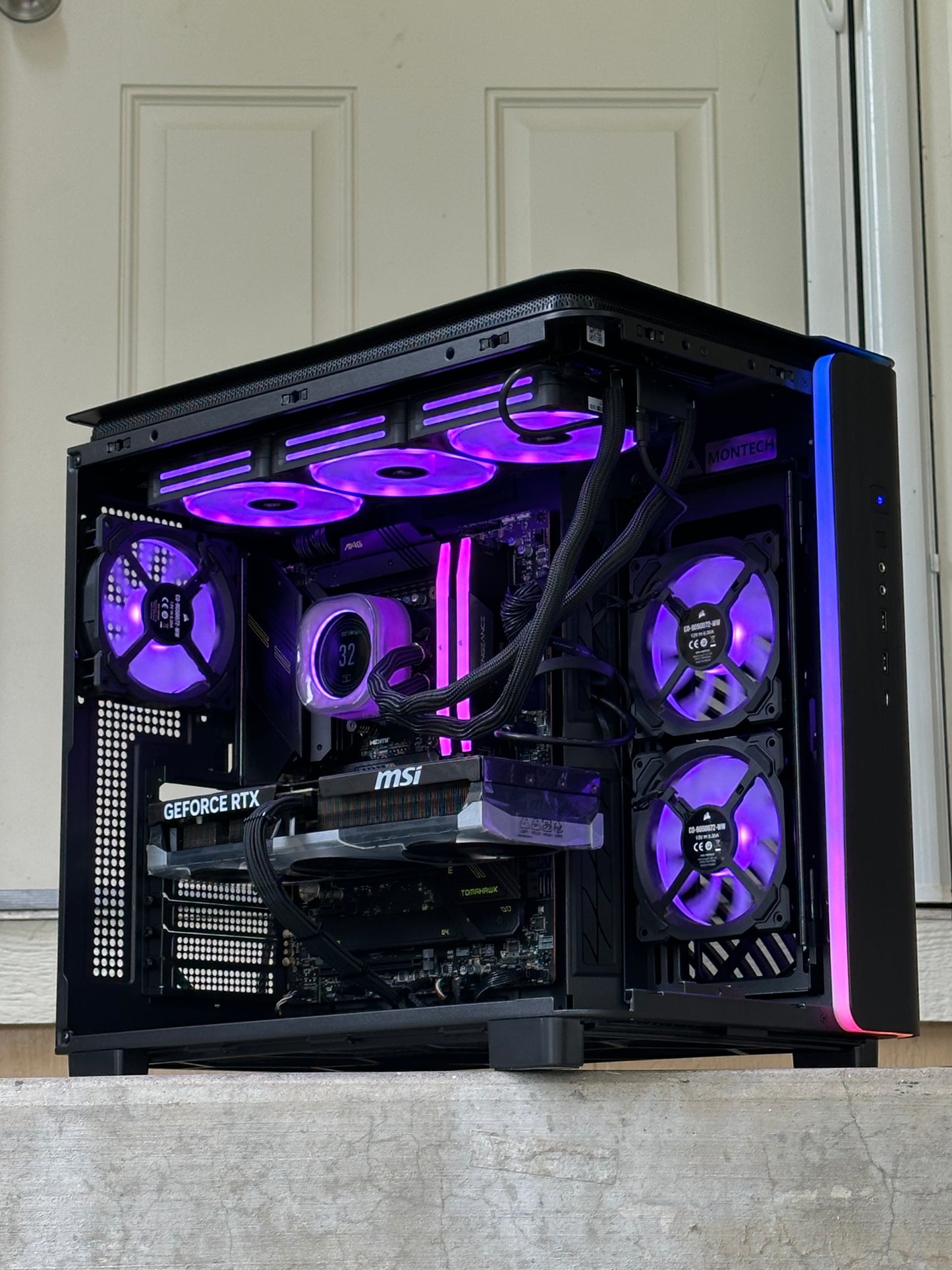 Gaming pc / Nvidia GeForce RTX 5070 / i7-14700K / 32GB 6400MHz CL36 Corsair / Windows 11 Pro
