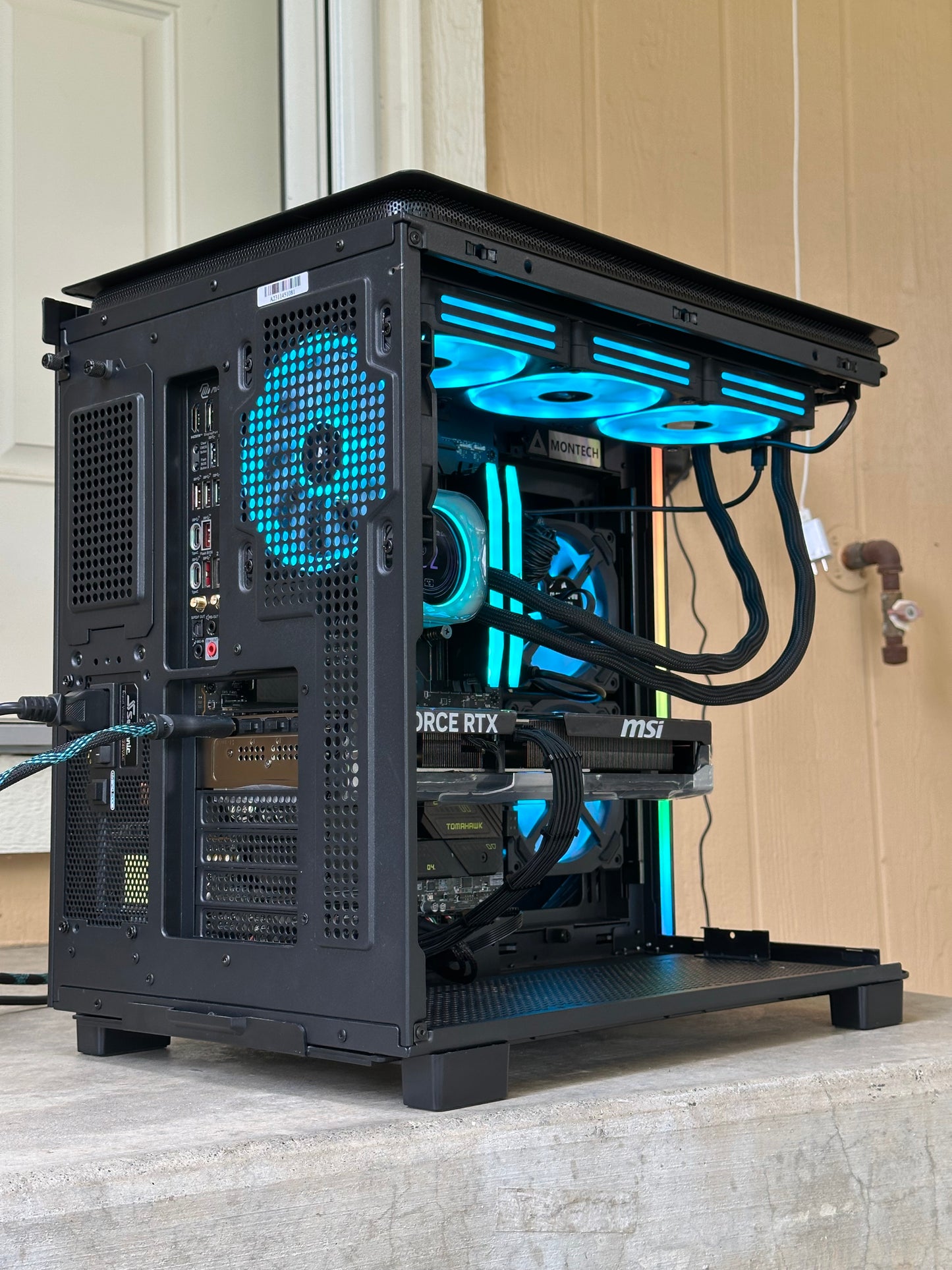 Gaming pc / Nvidia GeForce RTX 5070 / i7-14700K / 32GB 6400MHz CL36 Corsair / Windows 11 Pro