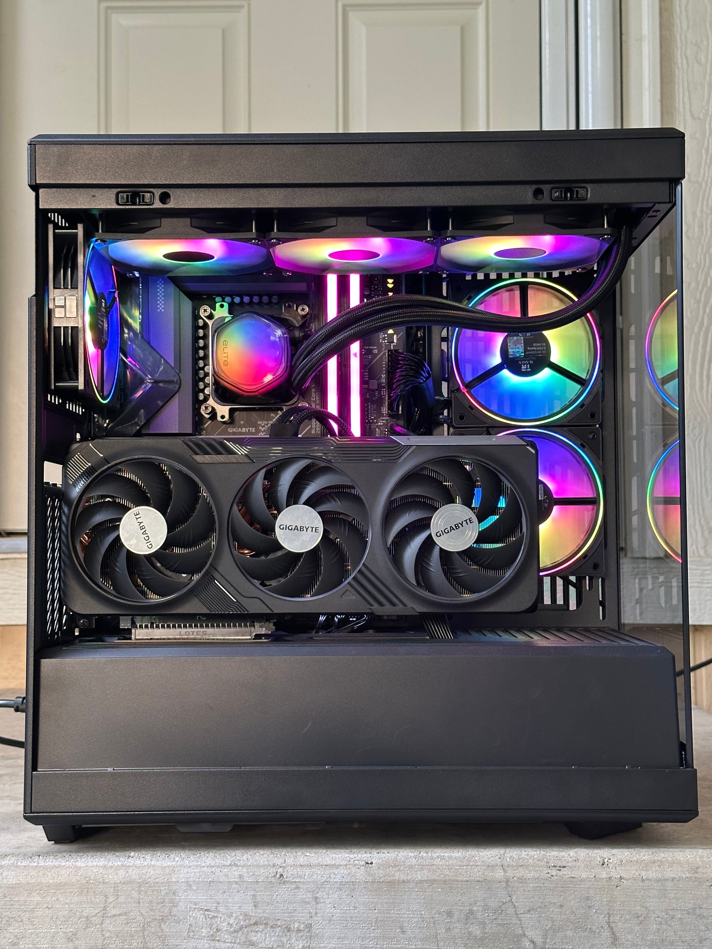 RTX 4070 Ti / Ultra 7 265K / 32GB 6000MHz Corsair / 1TB nvme ssd / Windows 11 Pro
