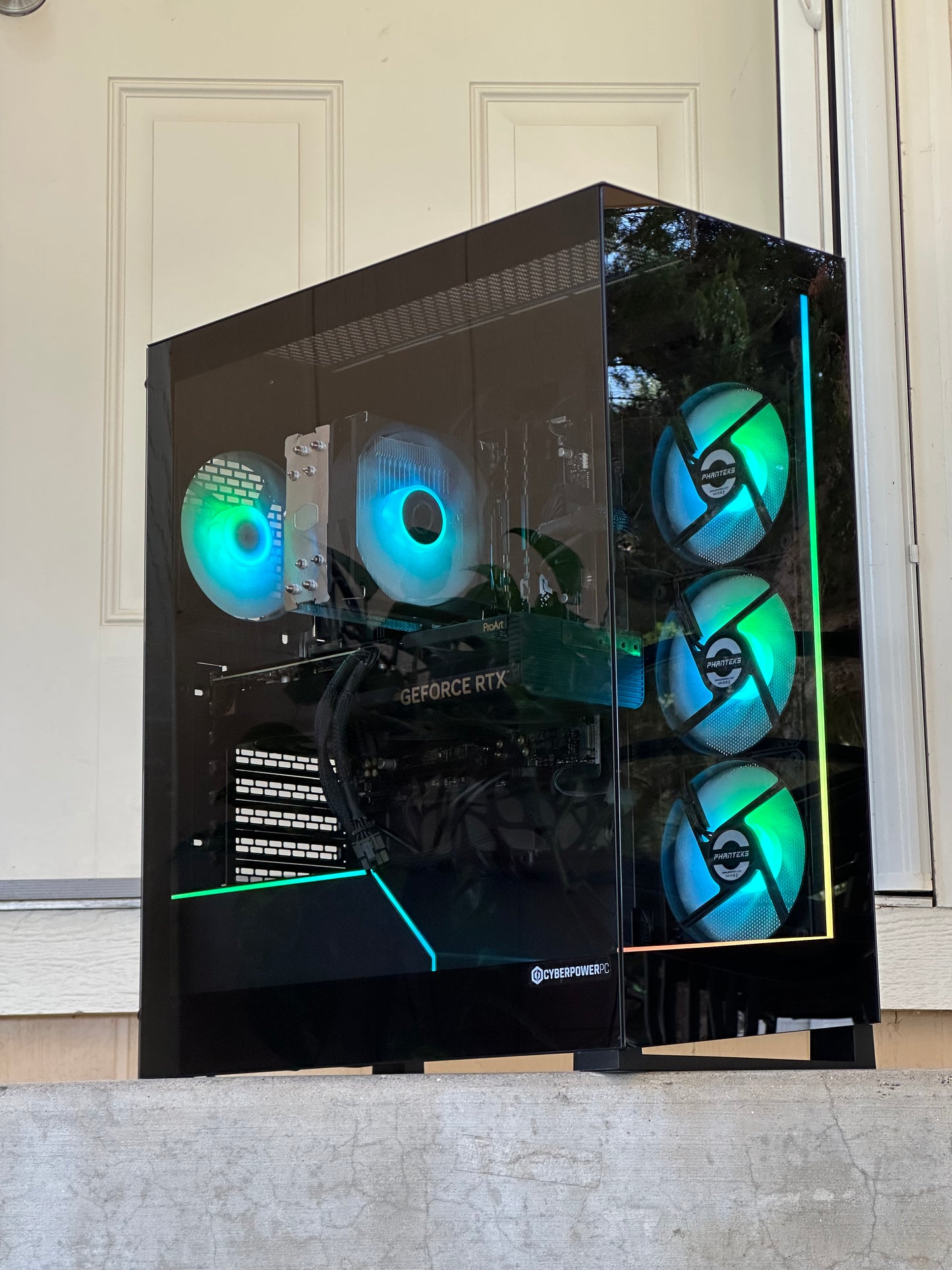 Gaming pc / Ryzen 7 7700 / RTX 4060 Ti 16GB / 32GB DDR5 / 2TB MSI Nvme ssd / Windows 11