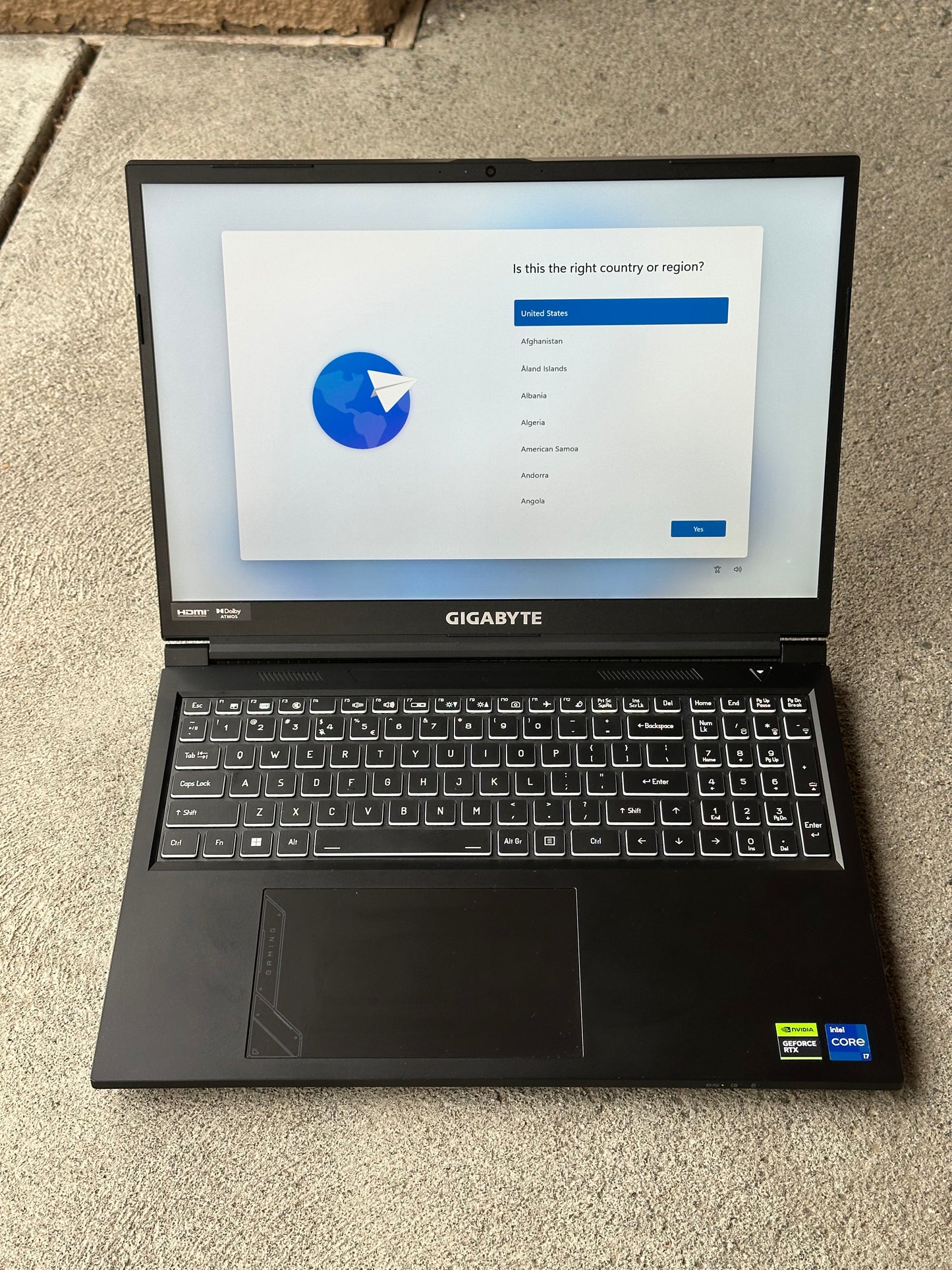 Intel i7-13620H / 32GB DDR5 / 1TB gigabyte nvme / Windows 11