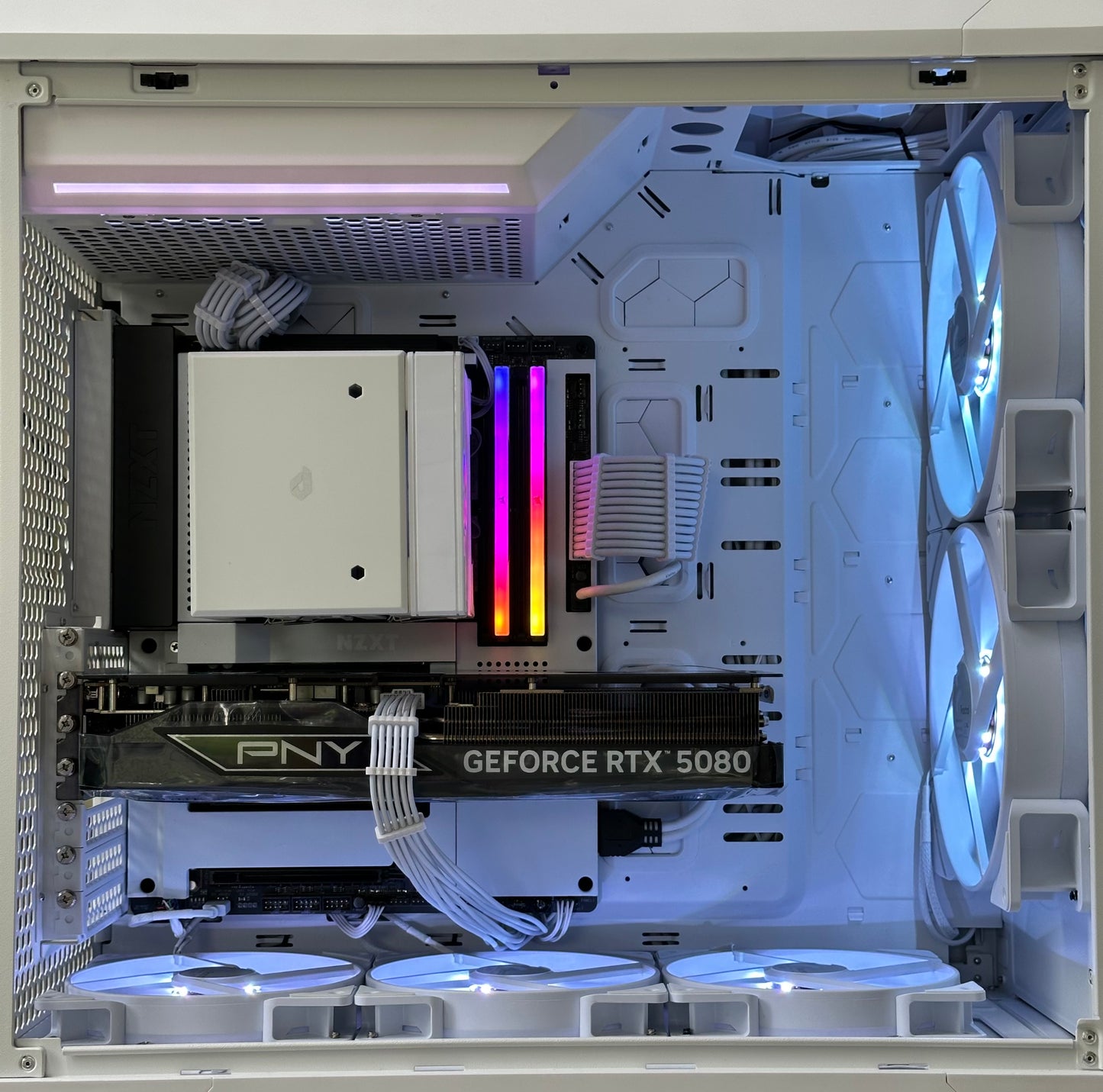 RTX 5080 / Ryzen 9 7900x / 32GB 6000MHz / 1TB Nvme ssd / Windows 11